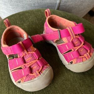 Toddler Keen Sandals Size 5T